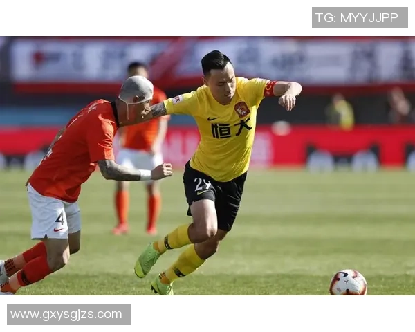 恒大与香港东方激烈对骂引发球迷热议赛场外的纷争与情绪对抗 恒大与香港东方激烈对骂引发球迷热议赛场外的纷争与情绪对抗